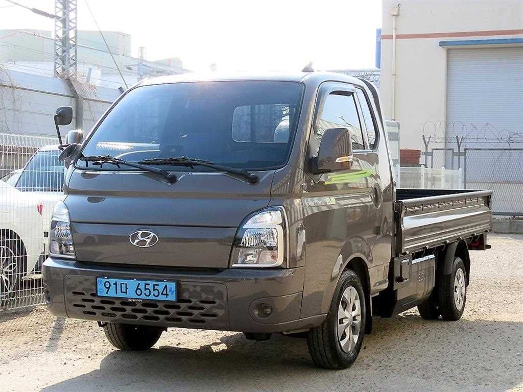 Hyundai Porter 1.0 Ton/ Super Cab/ Long Wheelbase/ Smart Special