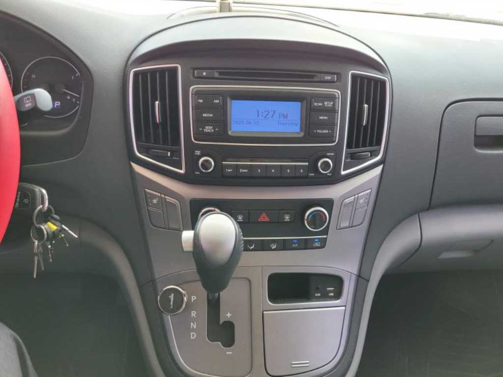 Hyundai Starex 2WD Camping Car 8