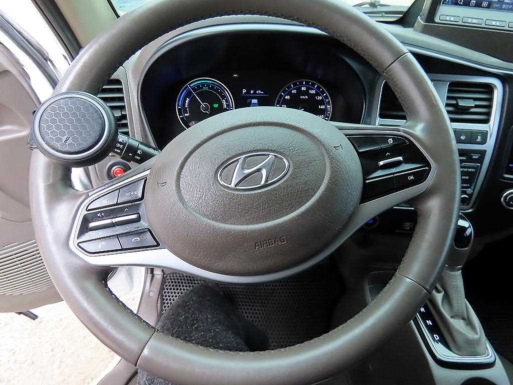 Hyundai Porter 1.0 Ton/ Super Cab/ Long Wheelbase 10