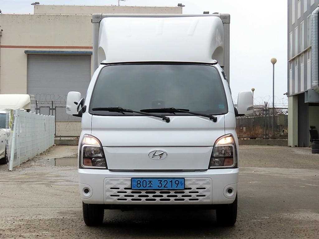 Hyundai Porter 1.0 Ton/ Super Cab/ Long Wheelbase 3