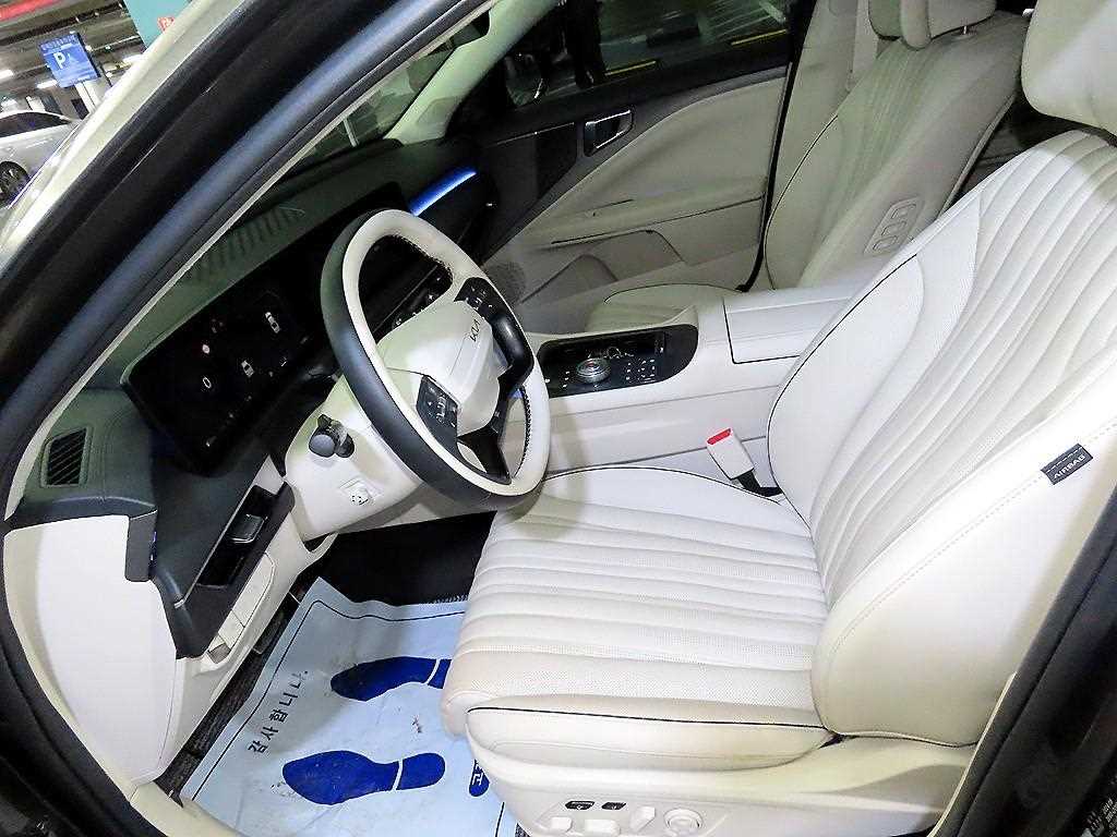 Kia K8 2.5 2WD Signature 7