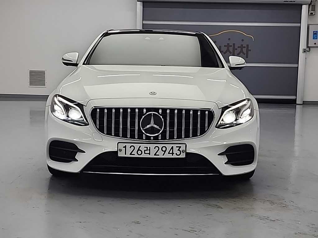 벤츠 E 클래스 E300 4MATIC AMG LINE 사진 2/19