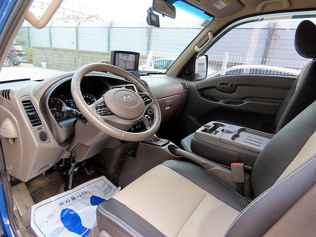 Hyundai Porter Super Cab/ Long Wheelbase/ 2WD Smart 8