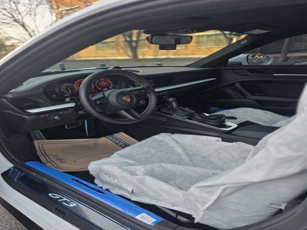 Porsche 911 Carrera/ 911 Targa GT3 Touring 10