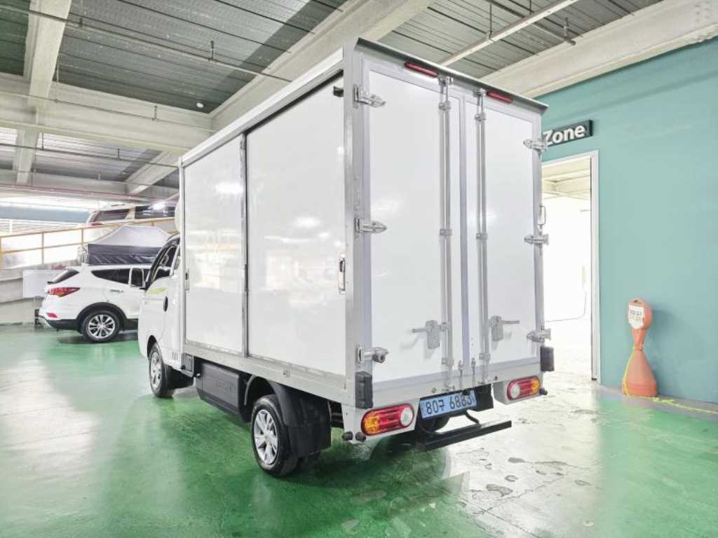 Hyundai Porter 1.0 Ton/ Super Cab/ Long Wheelbase 10
