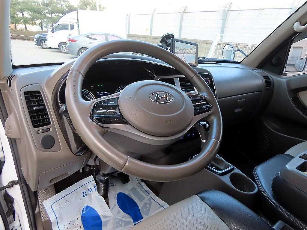 Hyundai Porter 1.0 Ton/ Super Cab/ Long Wheelbase 9