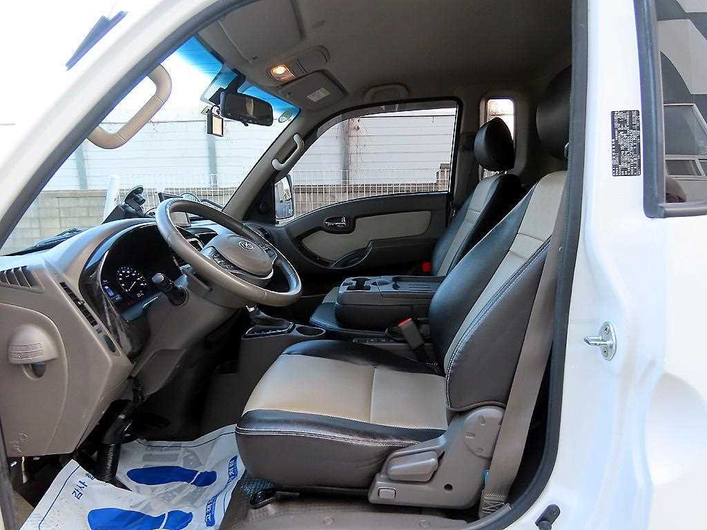 Hyundai Porter 1.0 Ton/ Super Cab/ Long Wheelbase 8