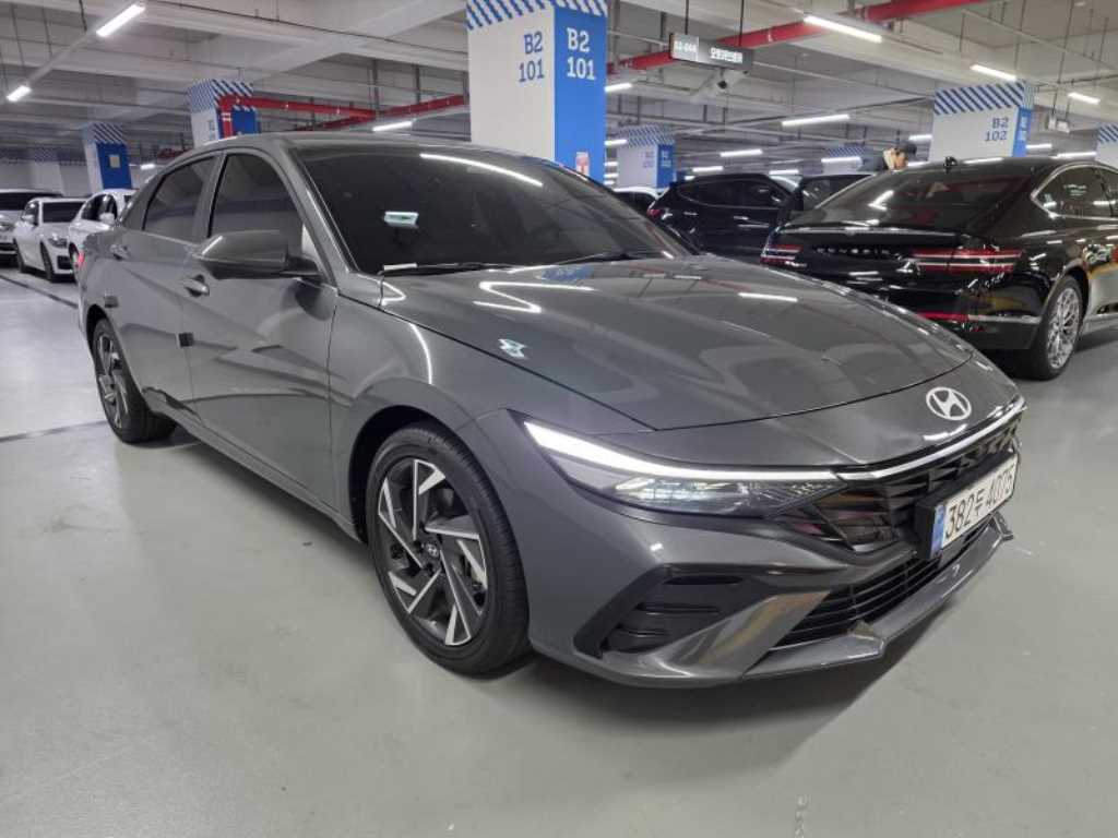 Hyundai Avante 1.6 HEV Inspiration 7