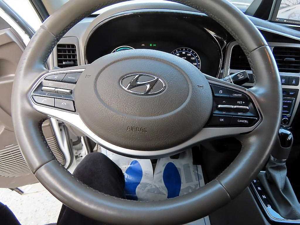 Hyundai Porter 1.0 Ton/ Super Cab/ Long Wheelbase 10