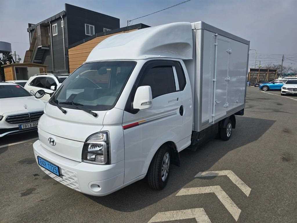 Hyundai Porter 1.0 Ton/ Super Cab/ Long Wheelbase