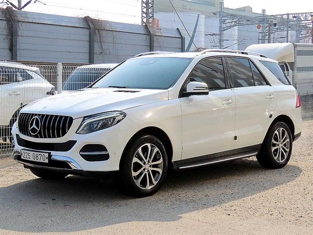 벤츠 GLE 클래스 GLE 250 d 4MATIC 사진 2/20