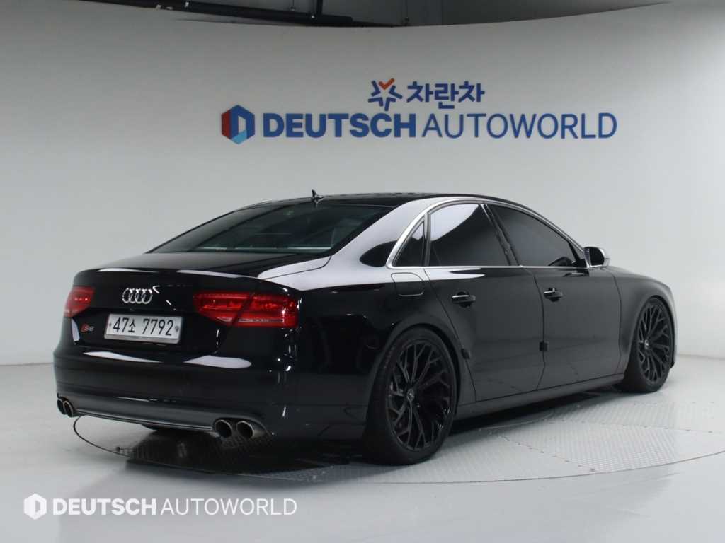 아우디 S8 4.0 TFSI 콰트로 사진 2/20