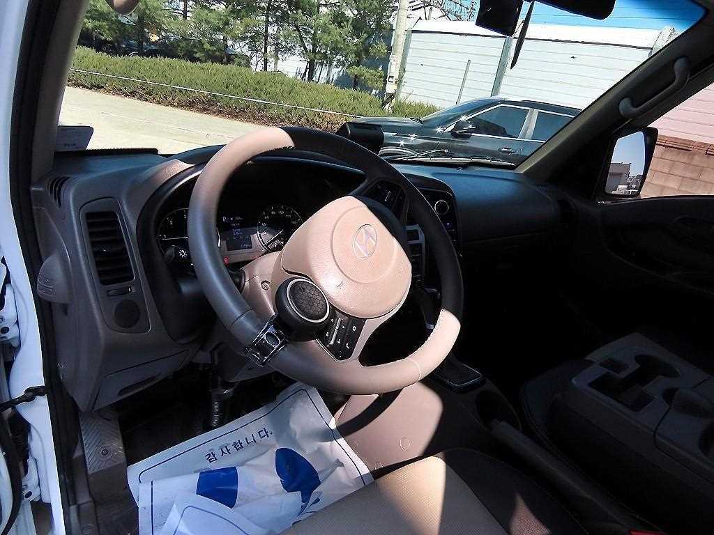 Hyundai Porter Super Cab/ Long Wheelbase Smart 9