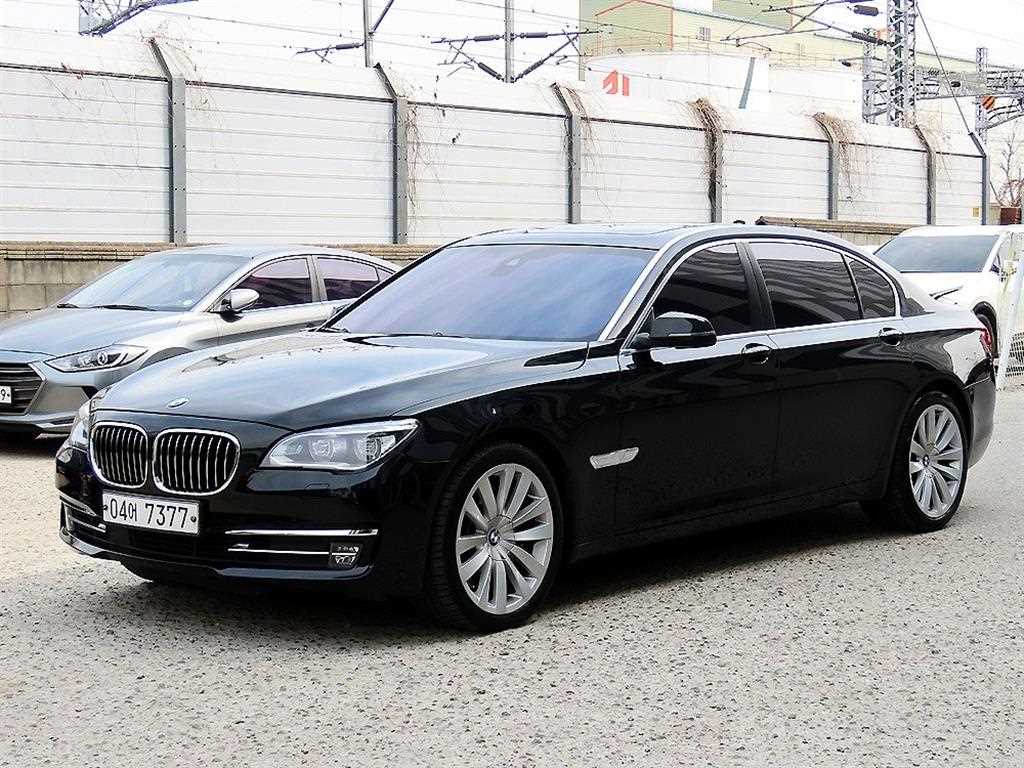 BMW 7시리즈 750 Ld xDrive 인디비주얼 사진 2/20