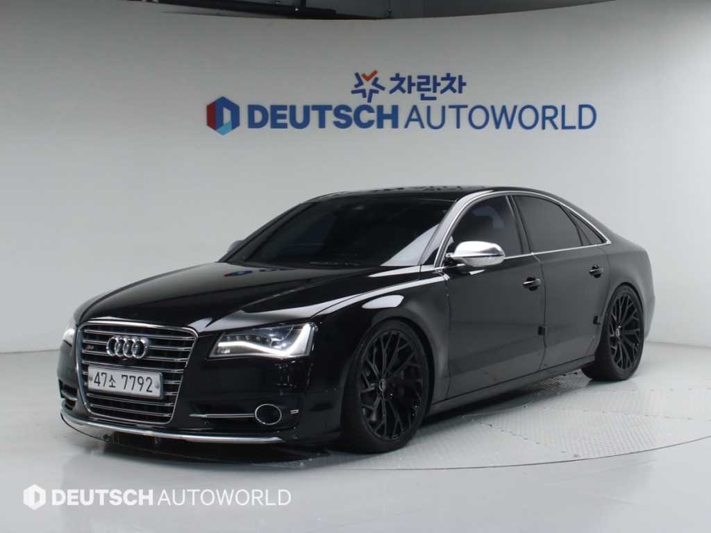 S8 4.0 TFSI 콰트로 2013년식