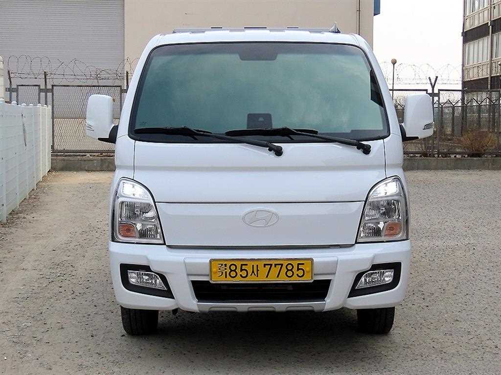 Hyundai Porter Super Cab/ Long Wheelbase/ 2WD Premium