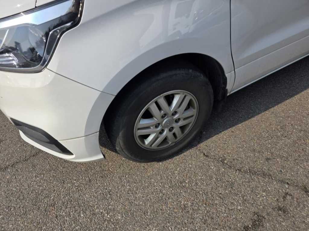Hyundai Starex Smart 8