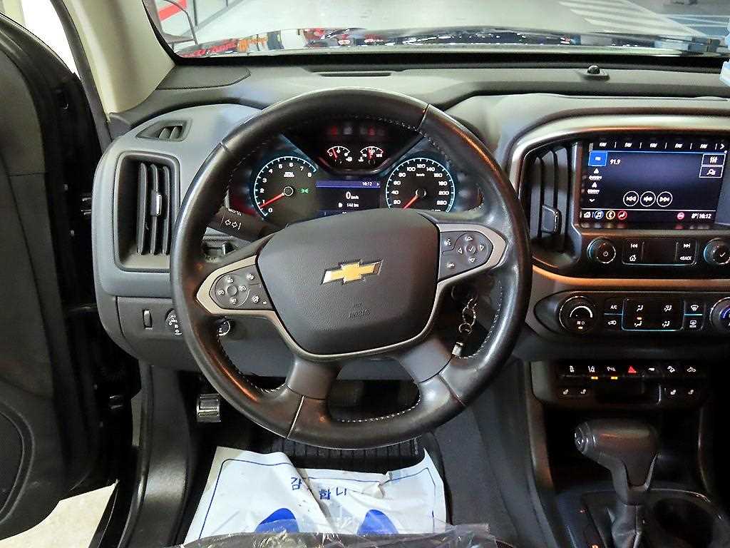 Chevrolet Colorado 3.6 Z71-X Midnight 4WD 9