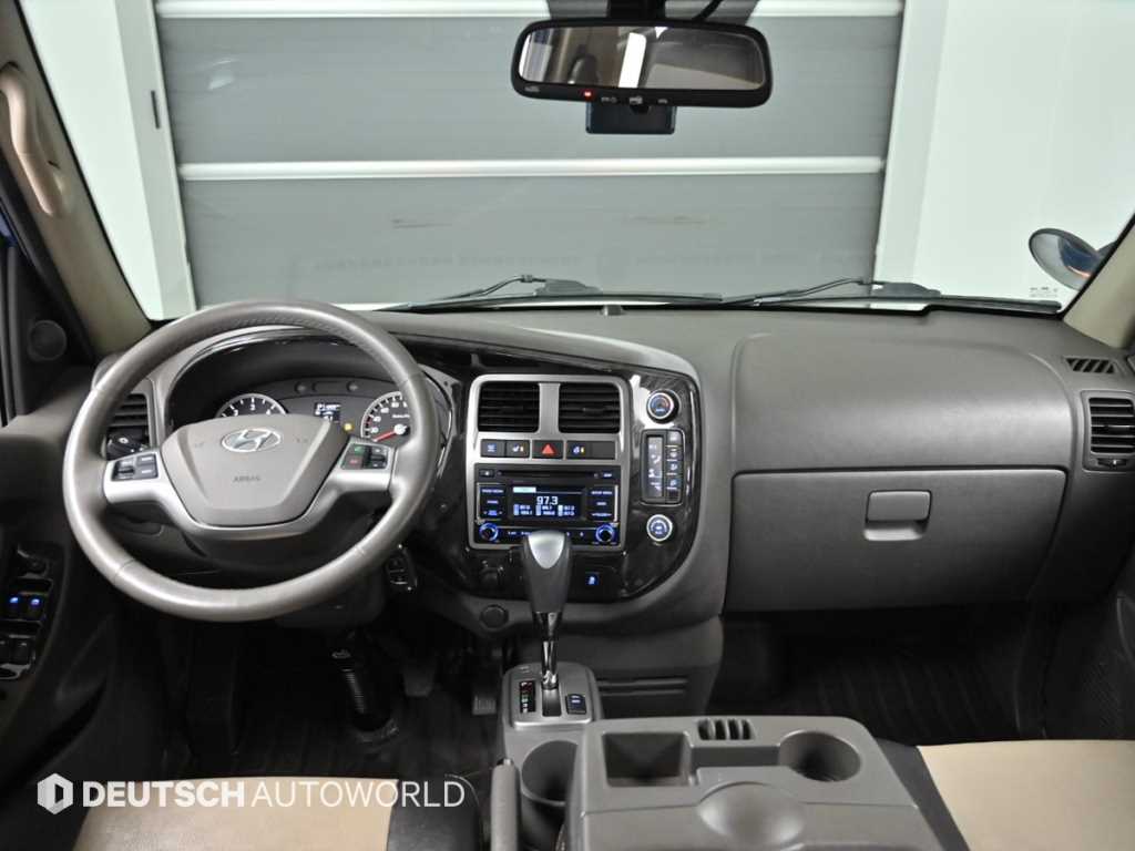 Hyundai Porter 1.0 Ton/ Double Cab/ Long Wheelbase/ CRDi 8