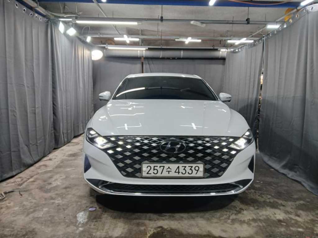 Hyundai Grandeur Premium Choice