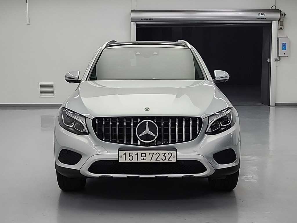 벤츠 GLC 클래스 GLC 350 e 4MATIC 프리미엄 사진 2/18