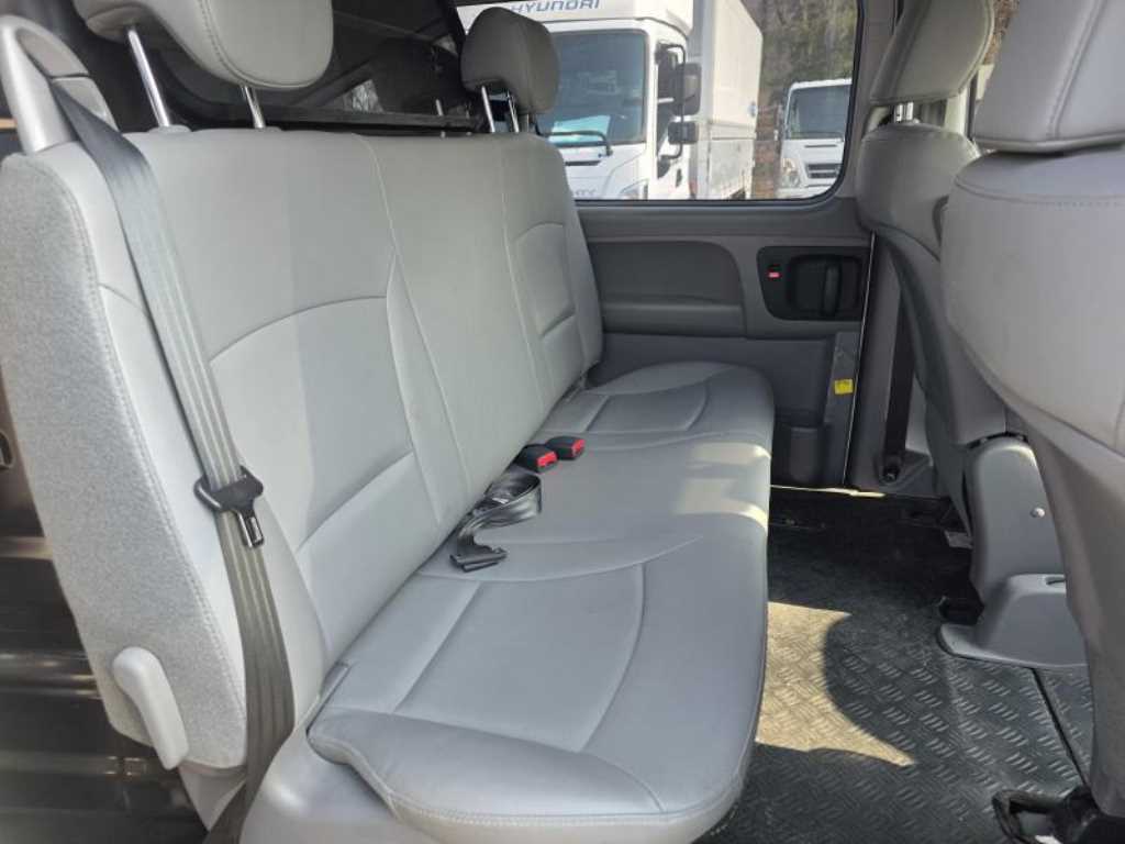 Hyundai Starex Smart 10