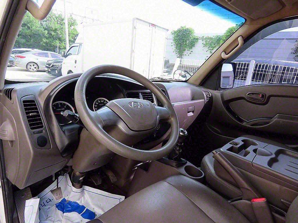 Hyundai Porter Super Cab/ Long Wheelbase 9