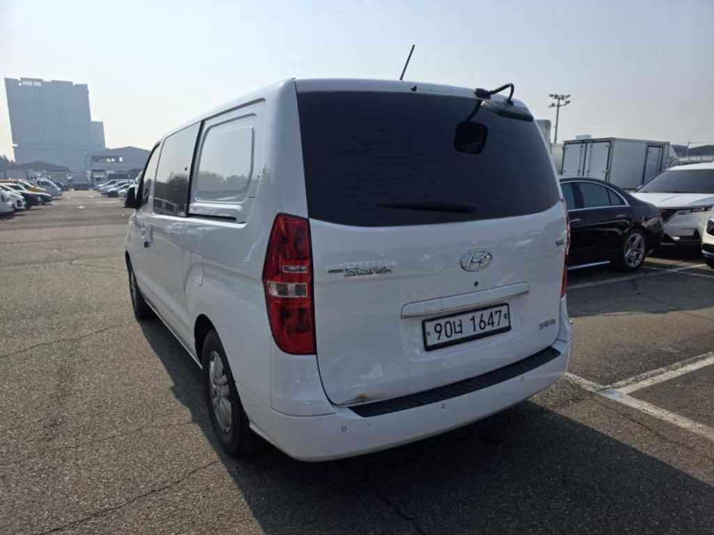 Hyundai Starex Smart 4