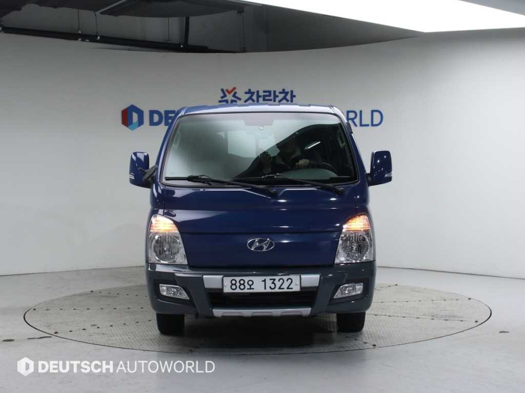 Hyundai Porter 1.0 Ton/ Double Cab/ Long Wheelbase/ CRDi 4