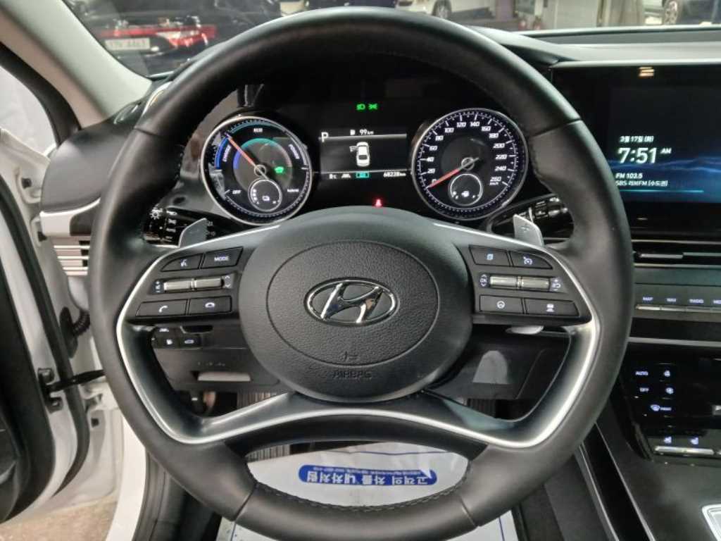 Hyundai Grandeur Premium Choice 9