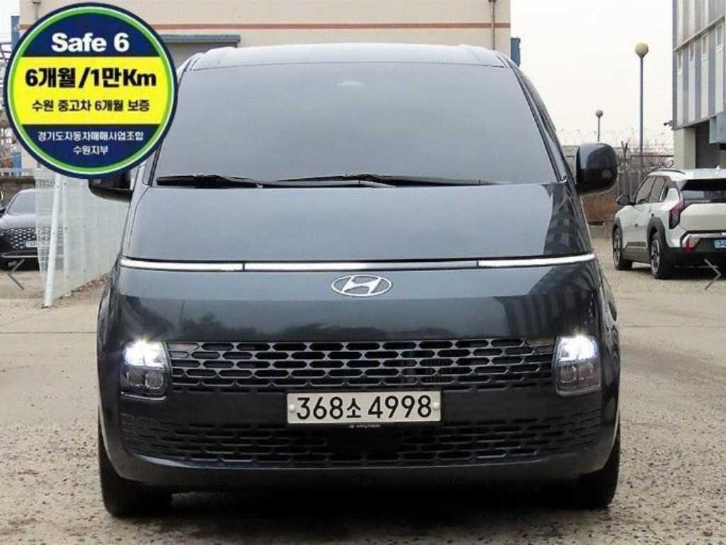 Hyundai Staria 2WD Diesel Tourer Modern 2