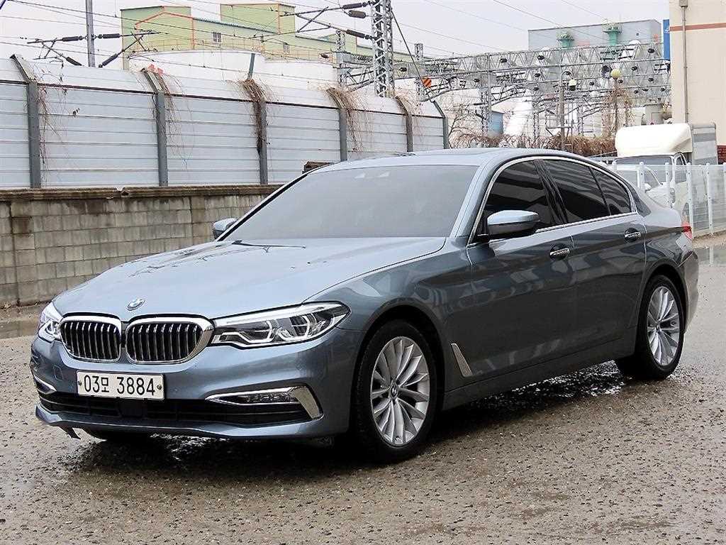 BMW 5시리즈 520d xDrive 럭셔리 플러스 사진 2/20