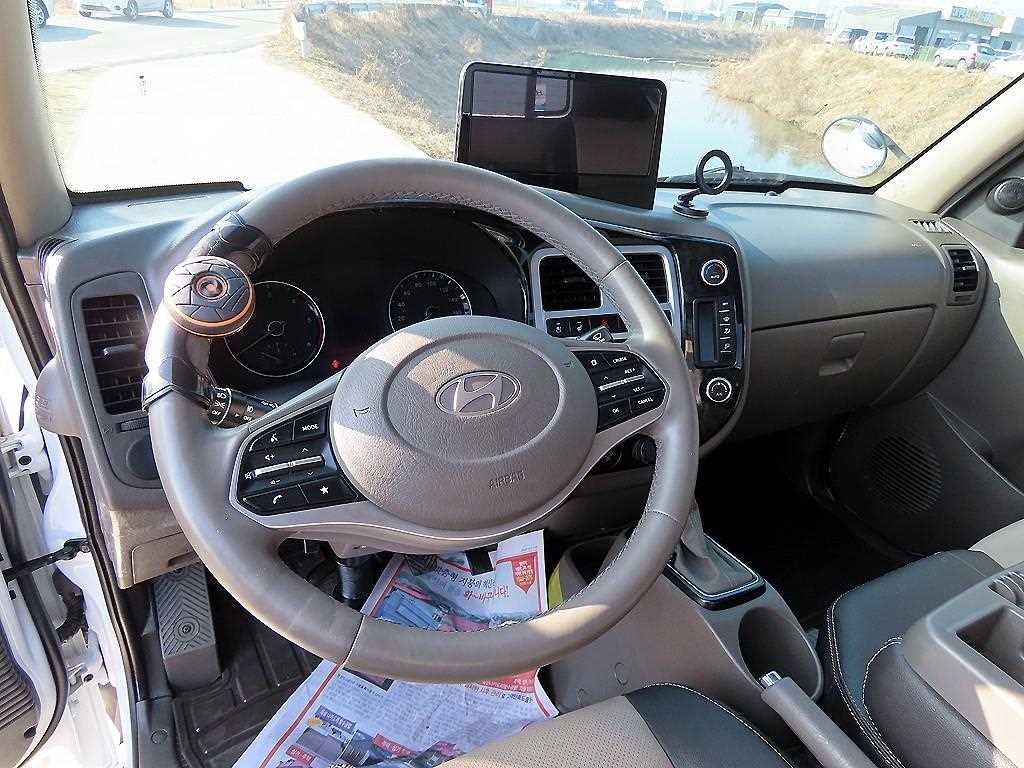 Hyundai Porter Super Cab/ Long Wheelbase/ 2WD Premium 10