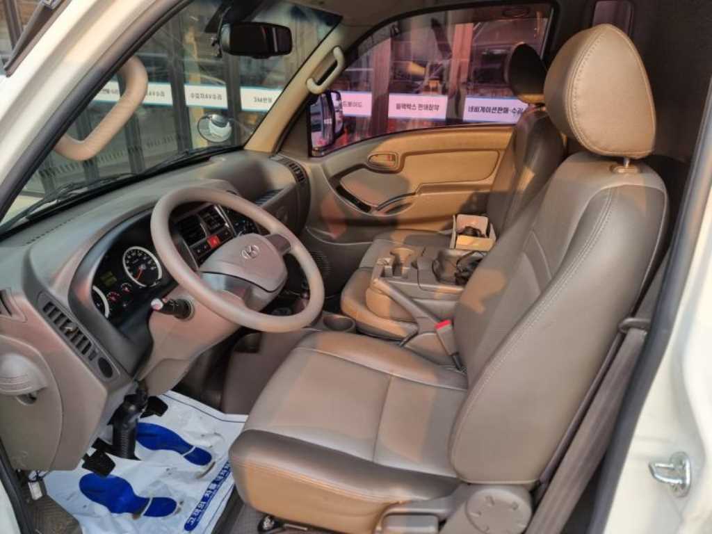 Hyundai Porter Super Cab/ Long Wheelbase Super 8