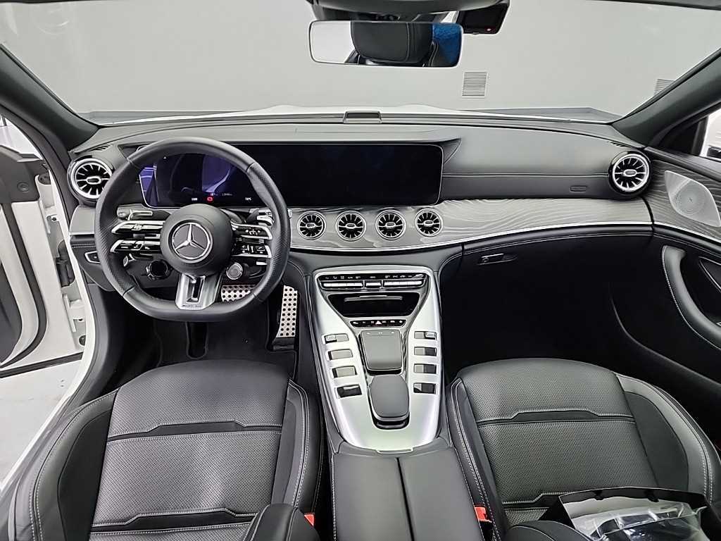 Mercedes-Benz AMG GT 4 Duo 43 4MATIC+ 8