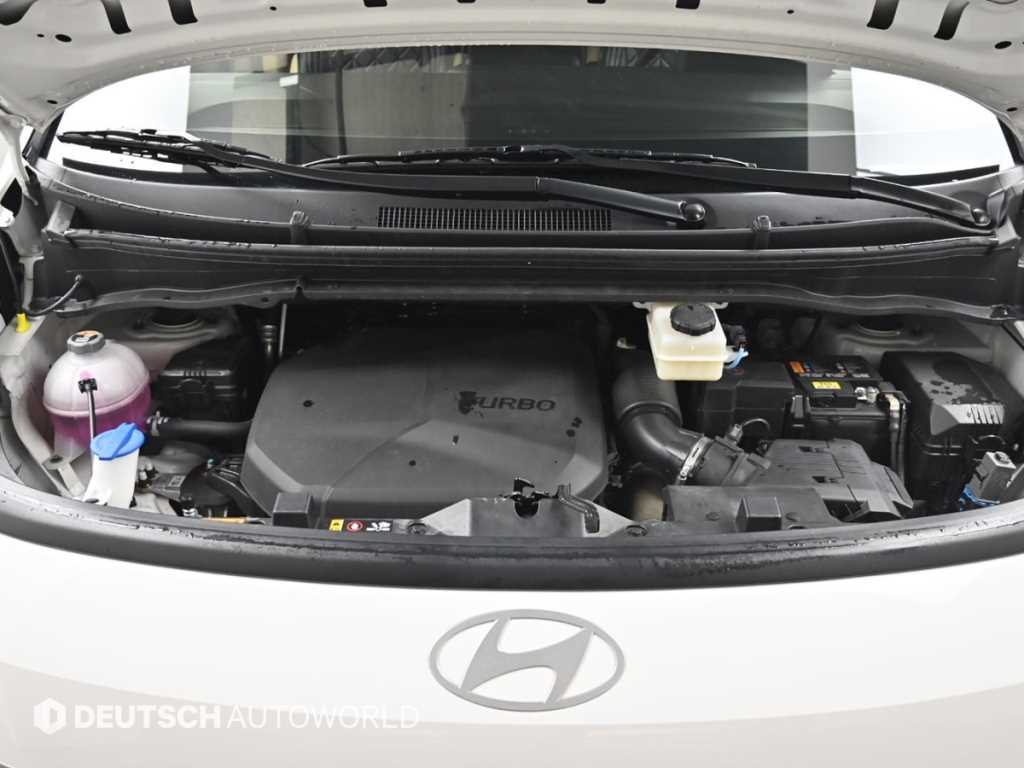 Hyundai Staria 2WD Diesel Cargo Modern 7