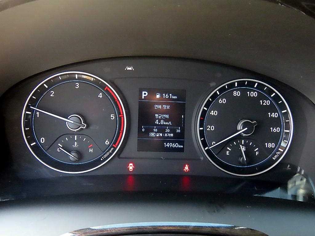 Hyundai Porter Super Cab/ Long Wheelbase/ 2WD Premium 9