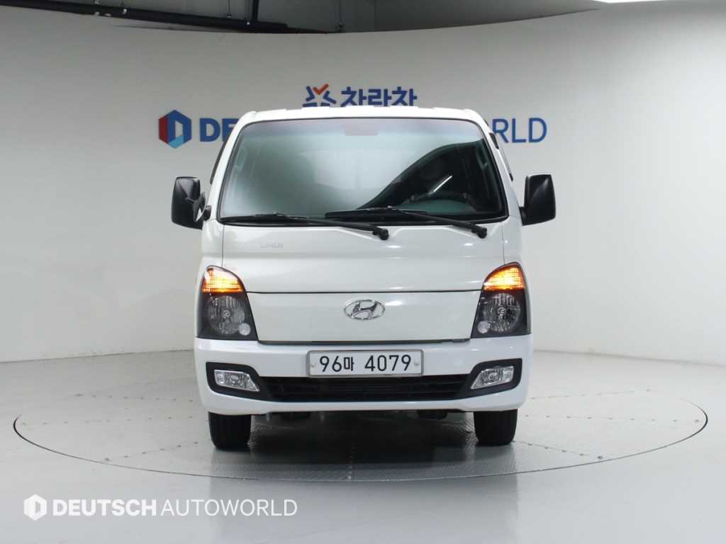 Hyundai Porter 1.0 Ton/ Double Cab/ CRDi 4