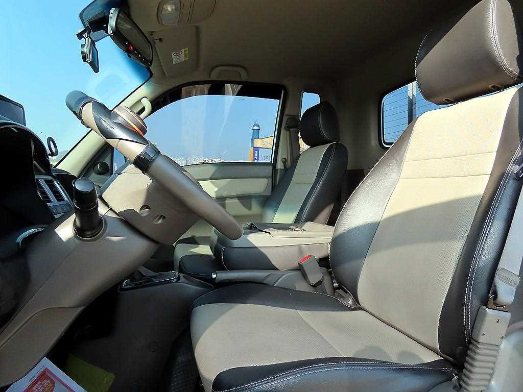 Hyundai Porter Super Cab/ Long Wheelbase/ 2WD Premium 7