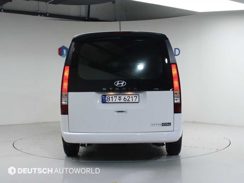 Hyundai Staria 2WD Diesel Cargo Modern 5