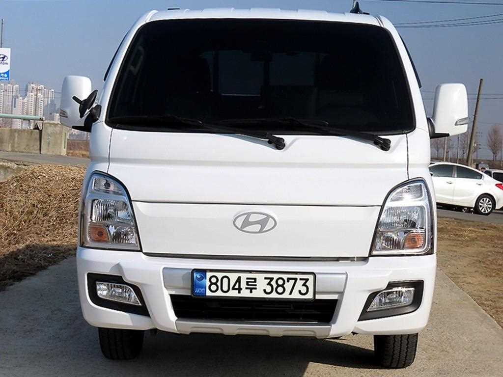 Hyundai Porter Super Cab/ Long Wheelbase/ 2WD Premium
