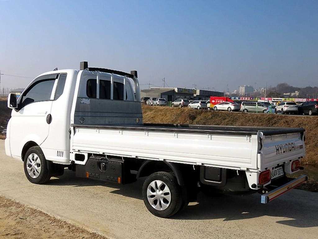 Hyundai Porter Super Cab/ Long Wheelbase/ 2WD Premium 4