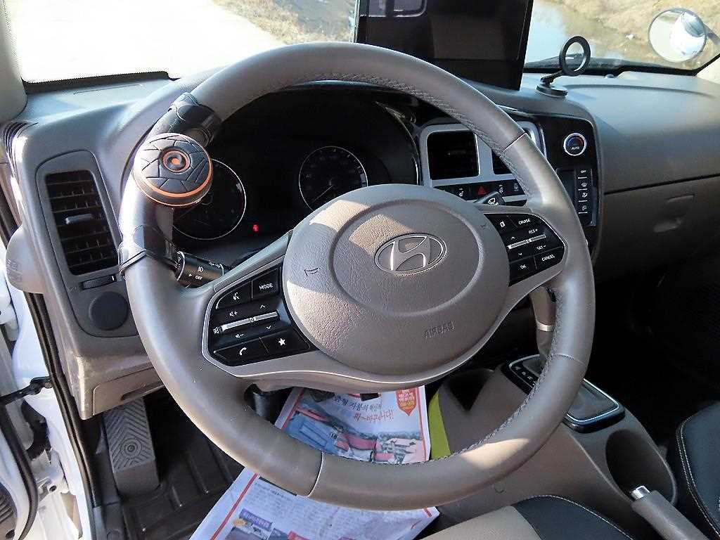 Hyundai Porter Super Cab/ Long Wheelbase/ 2WD Premium 8