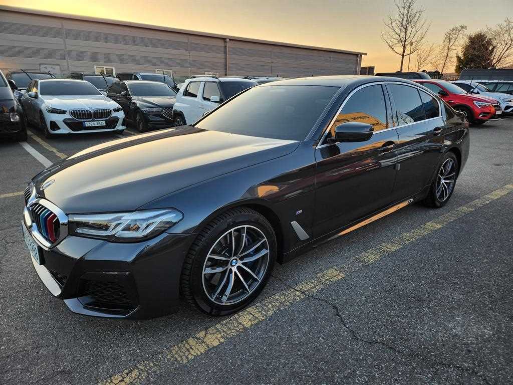 BMW 5시리즈 523d M 스포츠 사진 2/20