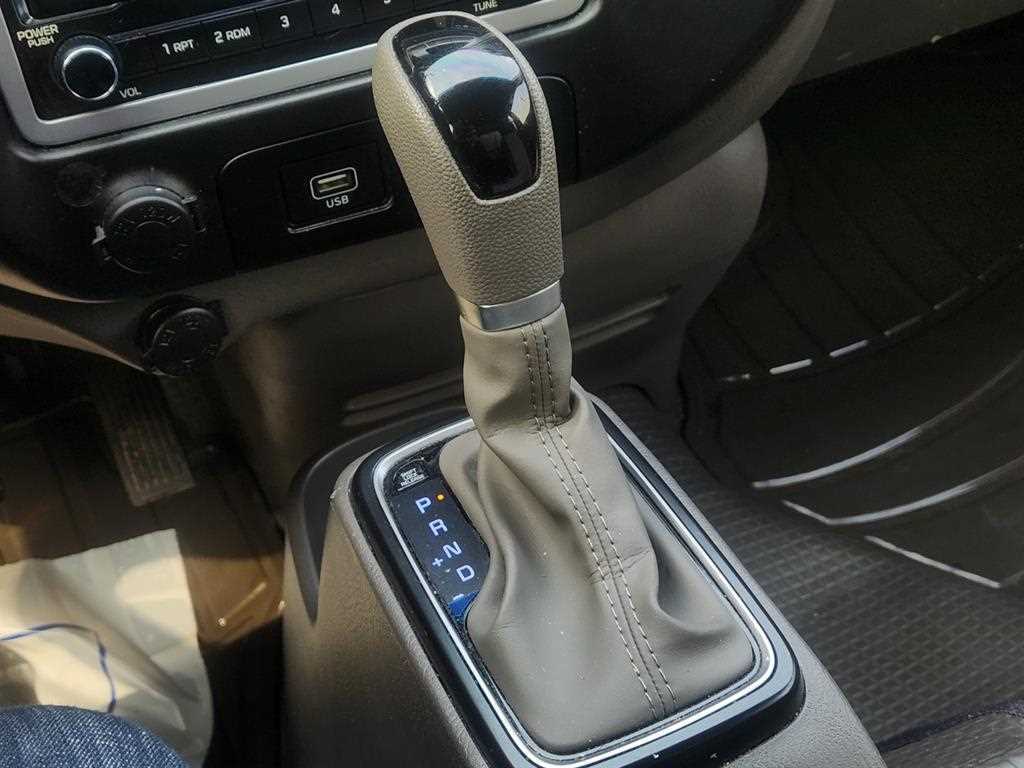 Hyundai Porter Super Cab/ Long Wheelbase Modern Plus 10