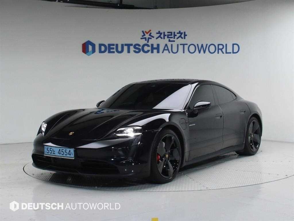 Porsche Taycan 4S 2
