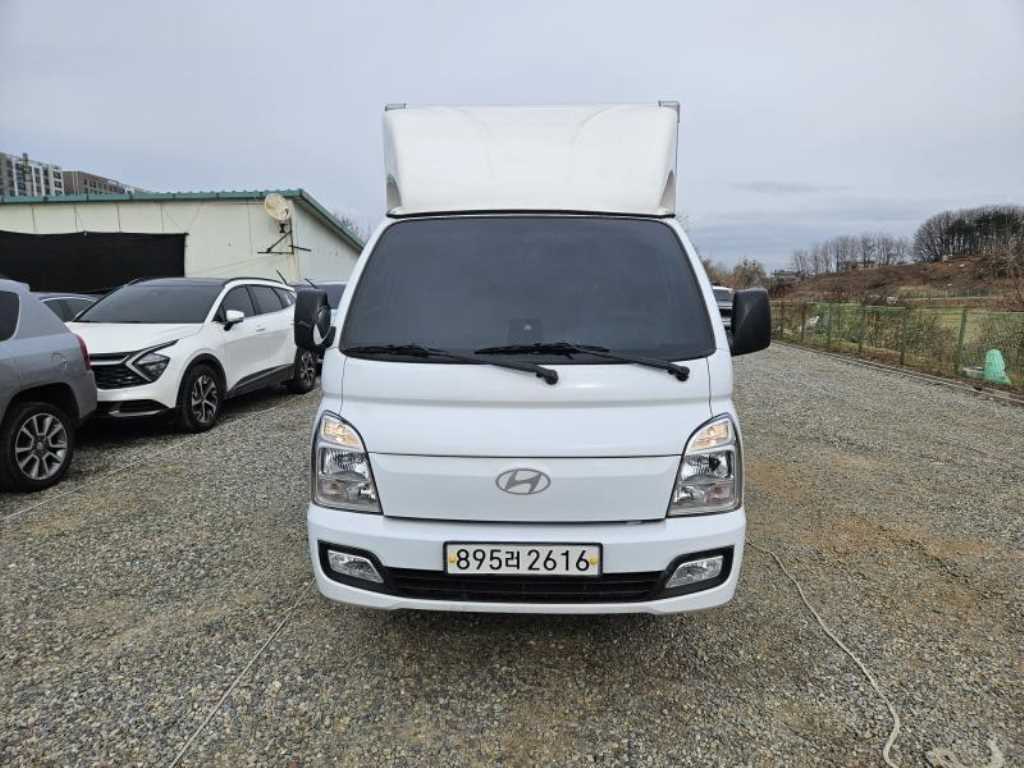 Hyundai Porter 1.0 Ton/ Super Cab/ Long Wheelbase 3