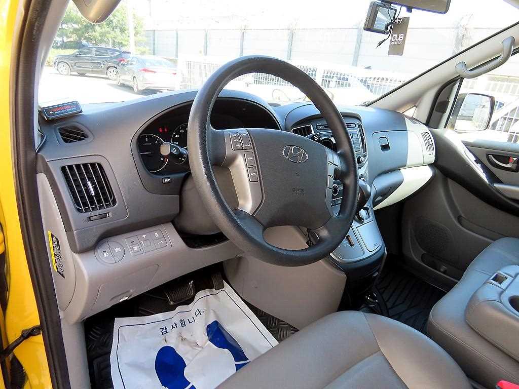 Hyundai Starex 4WD CVX Luxury 9