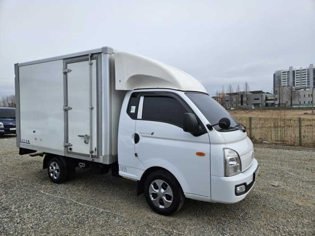 Hyundai Porter 1.0 Ton/ Super Cab/ Long Wheelbase