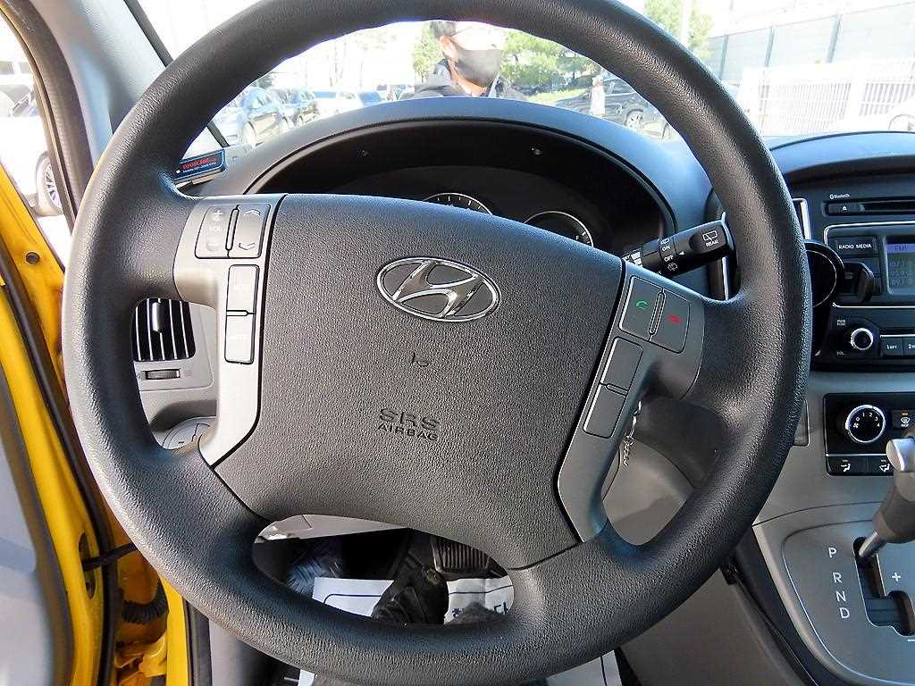 Hyundai Starex 4WD CVX Luxury 10